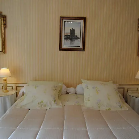 Particulier De Sainte Croix Bed & Breakfast Bayeux